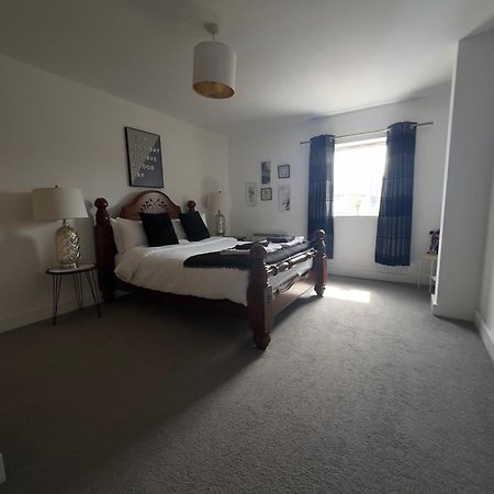 2 Bedroom Near Ocean Village Marina Port Apartment 사우샘프턴 외부 사진